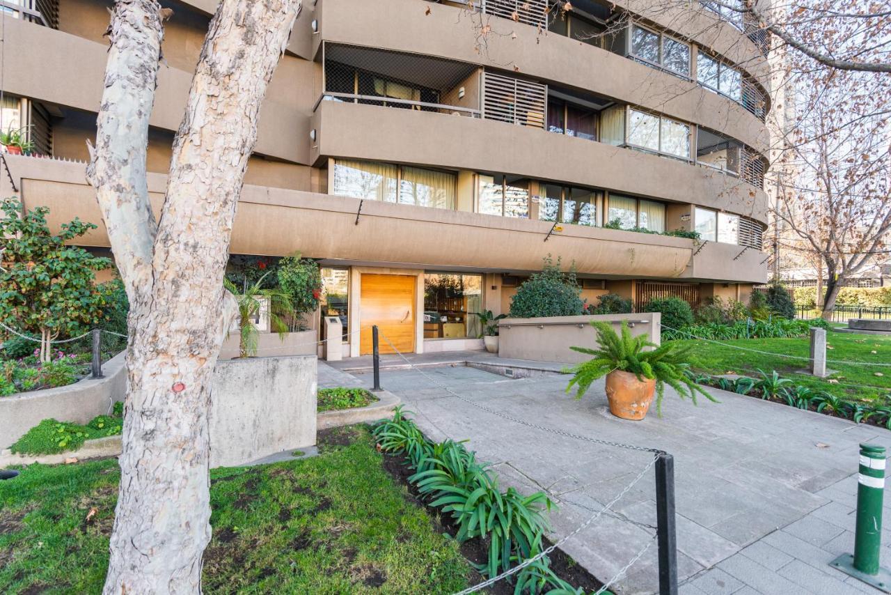 Vitacura Zen 2br W/ Parking, Wifi, Gym & Mall Apartamento